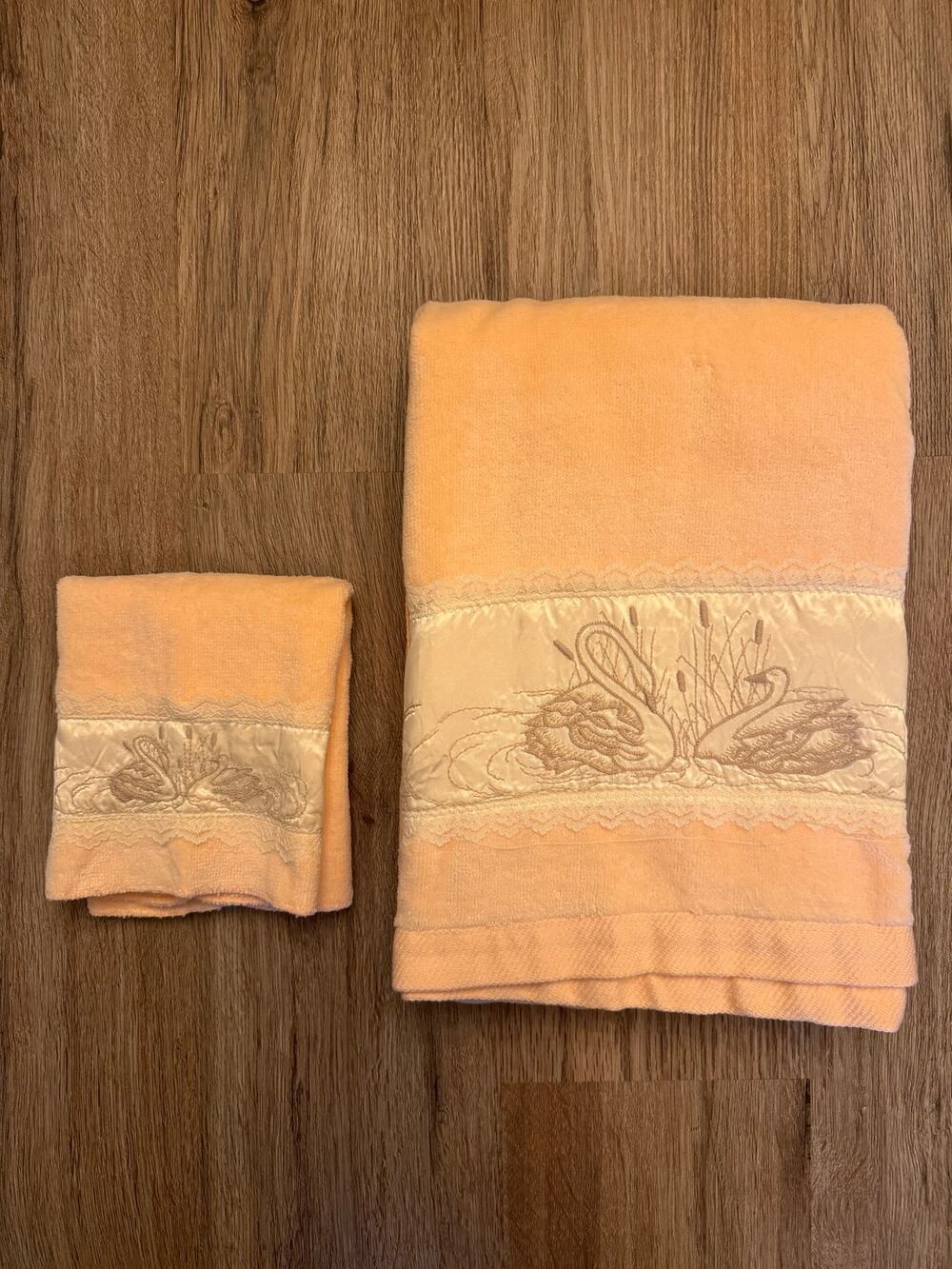 Fieldcrest Lustre Vintage Peach Towel Set with Swans USA